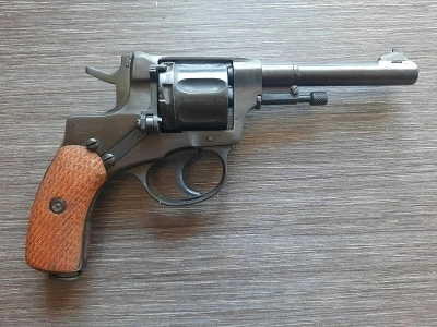 Сигнальный револьвер Наган 1915, 1917 год (Императорский, МР-313) капсюль Жевело 5,6 мм