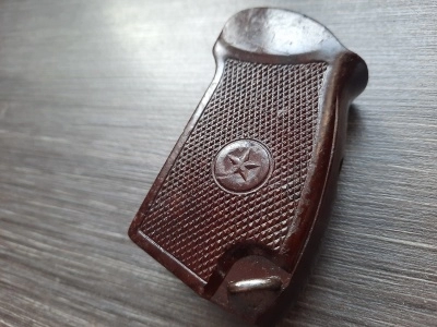 Бакелитовая рукоятка ПМ (редкая, оригинал) 1953 года с вырезом под ЗЗ №2