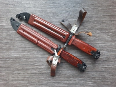 Штык-нож с ухом без пропила к АК-74 (бакелит), ШНС-001 (6х4) с подвесом, ножны звезда (Тула)