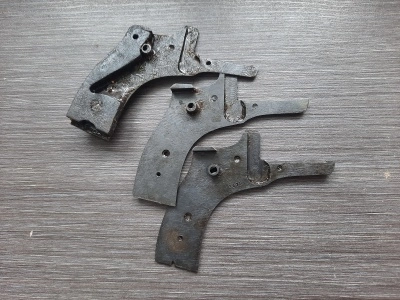 Крышка боковая для револьвера Наган с годом (оригинал СССР) 30-40-е года