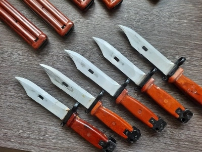 Штык-нож с ухом без пропила к АК-74 (бакелит), ШНС-001 (6х4) 1 категория