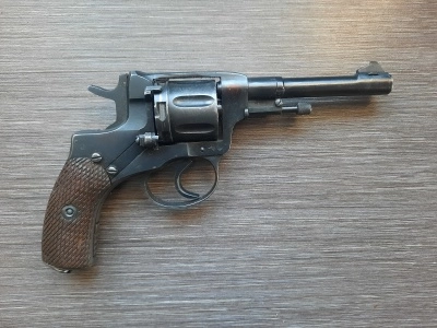 Охолощенный револьвер СХ-НАГАН ИЖ-172 1945 года. (старый деактив) Б/У