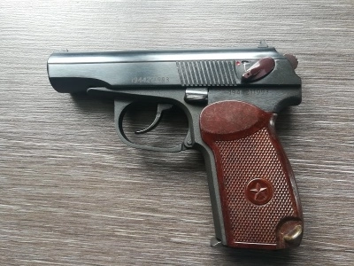 Охолощенный пистолет Макарова ПМ Р-411-02 (Кованый затвор, красный ЗИП + бакелит)