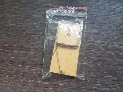 Мышеловка деревянная.