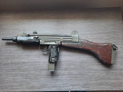 Охолощенный пистолет-пулемет UZI-О (Узи) с деревянным прикладом, 9х19 mm Blank