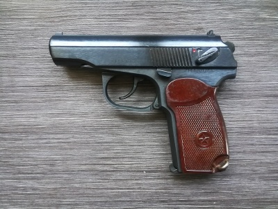 Охолощенный пистолет Макарова ПМ Р-411-02 (Кованый затвор, бакелитовая рукоять)