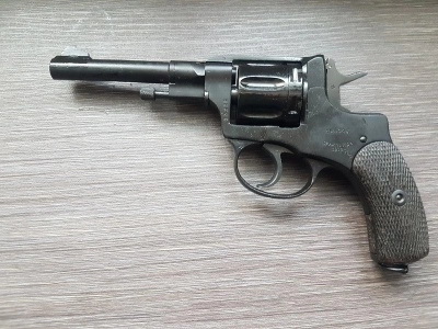 Охолощенный револьвер СХ-НАГАН ИЖ-172 1919 год.