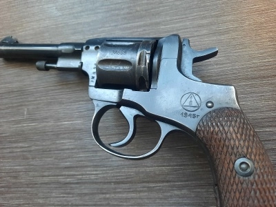 Охолощенный револьвер СХ-НАГАН ИЖ-172 1945 года. (старый деактив) Б/У