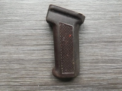 Рукоять текстолитовая для АК коричневая и слива